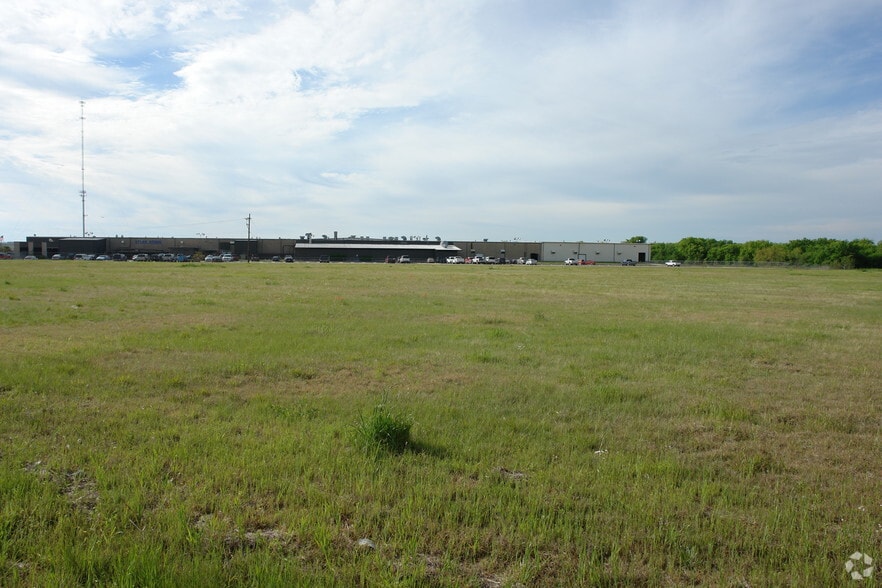1401 Jack McKay Blvd, Ennis, TX for sale - Building Photo - Image 3 of 10