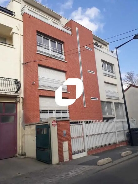 Office in Aubervilliers for lease - Building Photo - Image 1 of 8