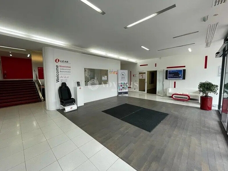 Office in Vélizy-Villacoublay for lease - Lobby - Image 3 of 6