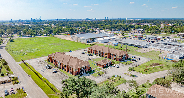 107 Oak Park Dr, Clute, TX for sale Building Photo- Image 1 of 4