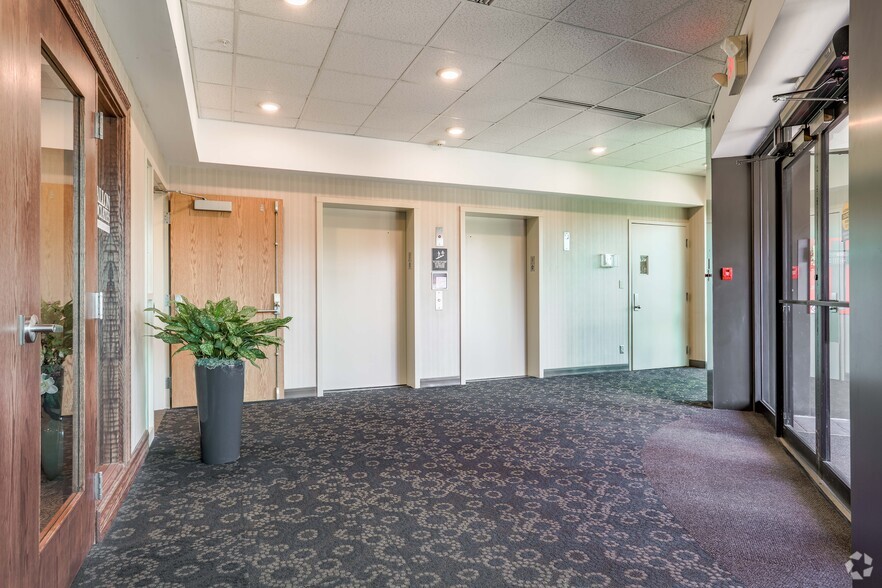 2621 Dryden Rd, Moraine, OH for lease - Lobby - Image 3 of 7