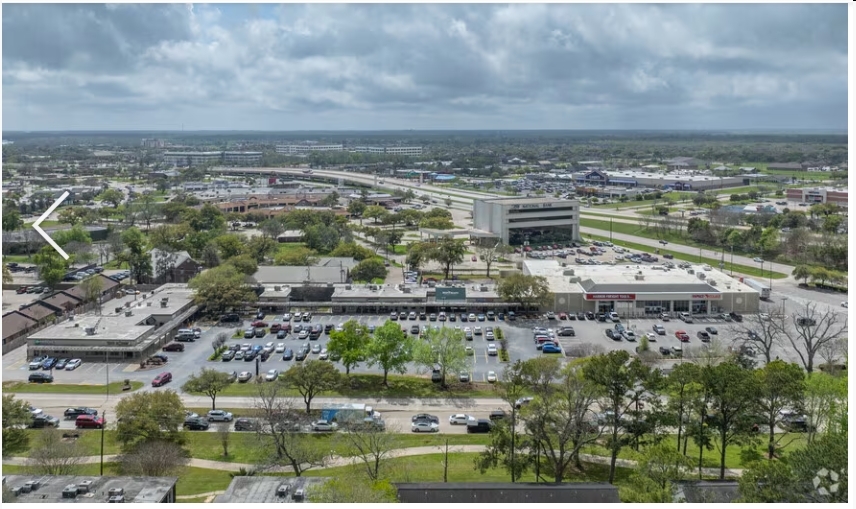 145 Oyster Creek Dr, Lake Jackson, TX for sale Primary Photo- Image 1 of 1