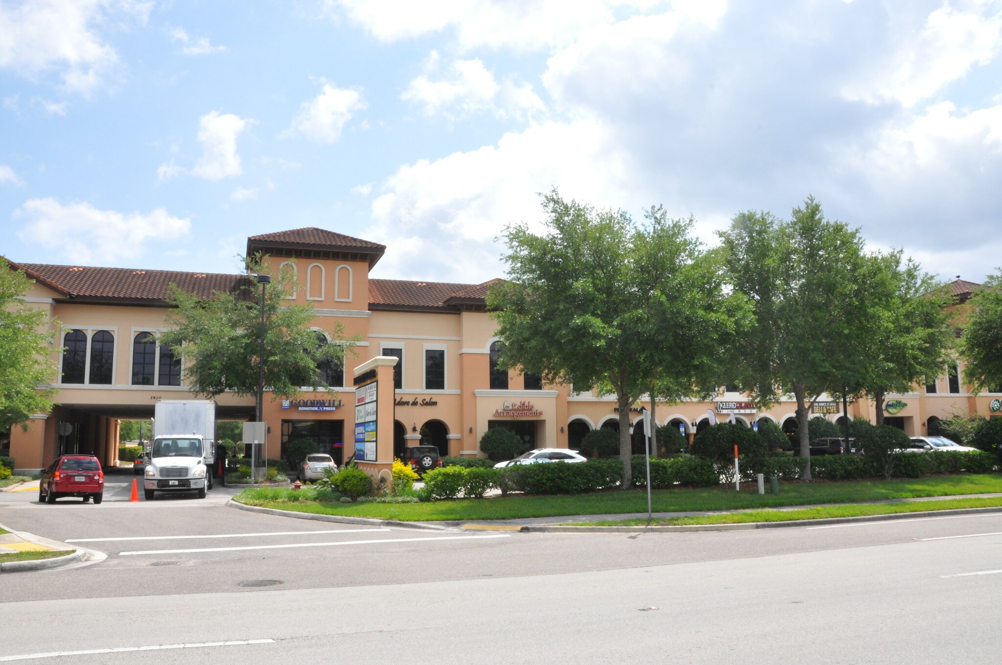 2910 Maguire Rd, Ocoee, FL 34761 Shoppes at Meadow Ridge