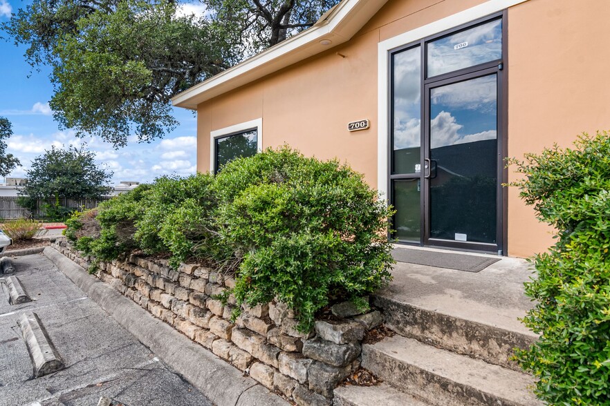 109 Falls Ct, Boerne, TX for sale - Building Photo - Image 1 of 27