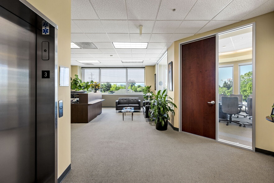 200 N Almaden Blvd, San Jose, CA for lease - Interior Photo - Image 3 of 11