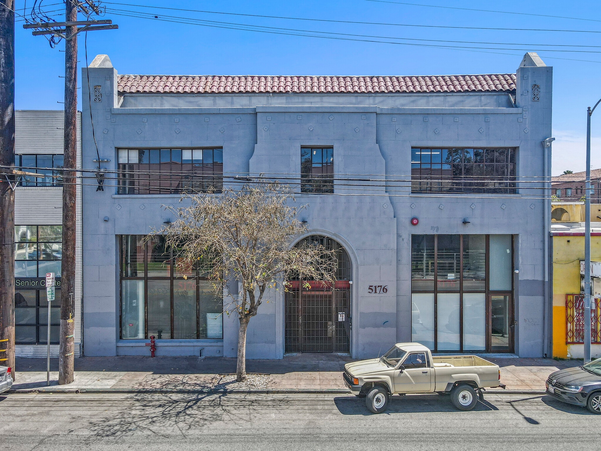 5176 Santa Monica Blvd, Los Angeles, CA for lease Building Photo- Image 1 of 17
