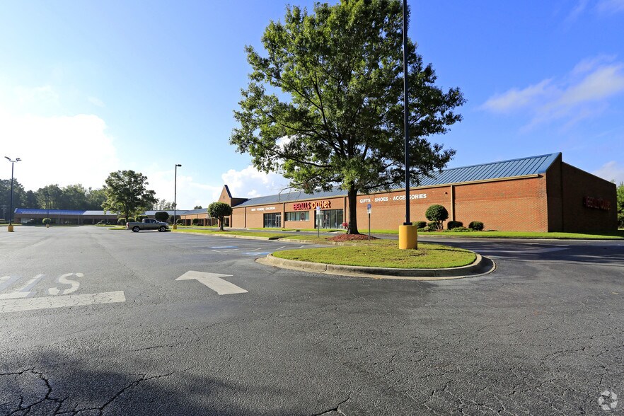 11 Gateway Blvd S, Savannah, GA 31419