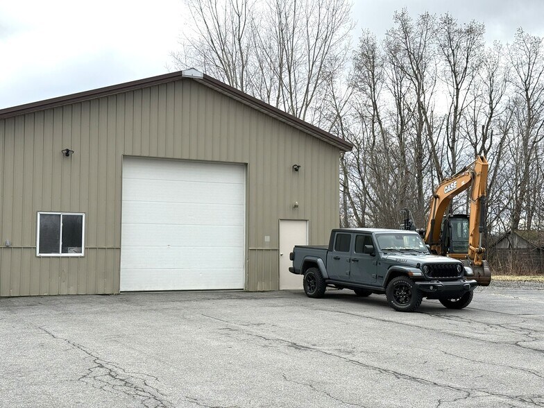 4944 Ver Plank Rd, Clay, NY for sale - Building Photo - Image 3 of 23