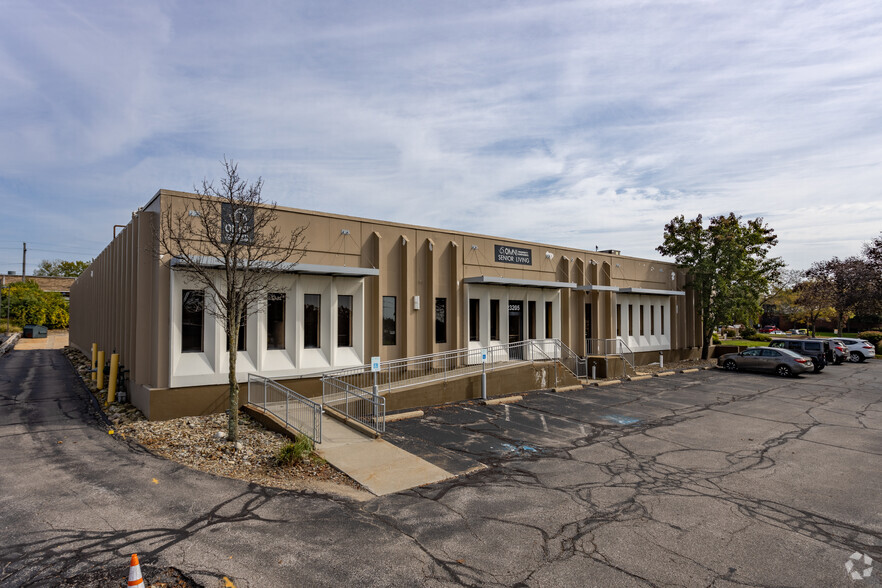 23205-23245 Mercantile Rd, Beachwood, OH for lease - Building Photo - Image 2 of 5