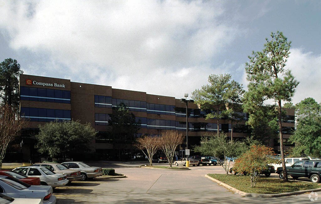 25211 Grogans Mill Rd, The Woodlands, TX 77380 The PNC Bank Building