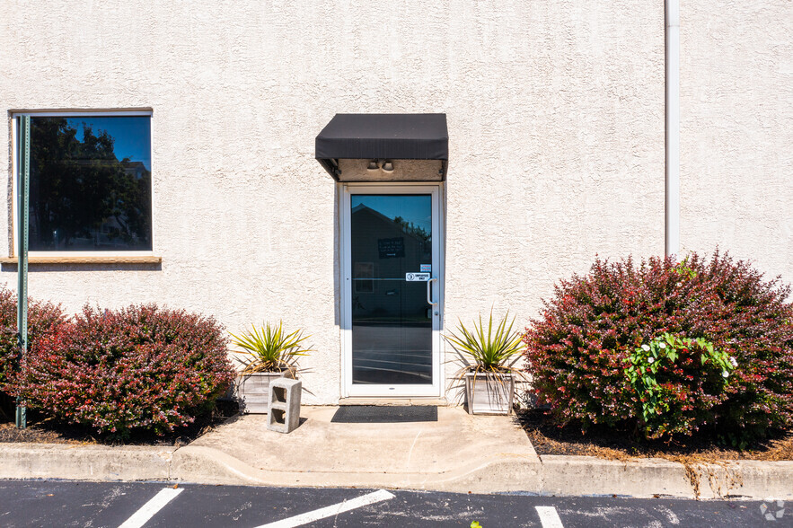 424 E Elm St, Conshohocken, PA for lease - Building Photo - Image 3 of 7