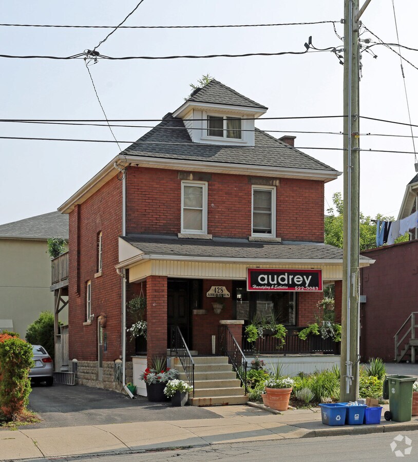 428 Aberdeen Ave, Hamilton, ON L8P 2S2