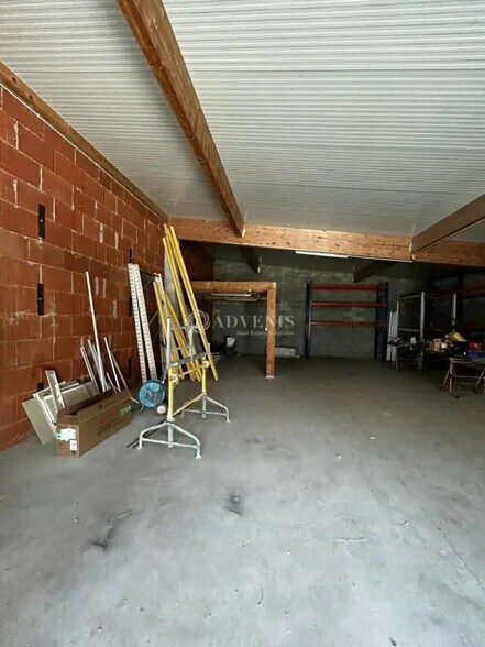 Flex in Montredon-des-Corbières for lease - Interior Photo - Image 2 of 3