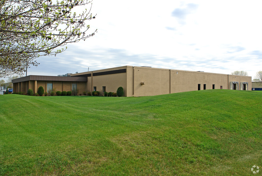 21730 Hanover Ave, Lakeville, MN for sale - Primary Photo - Image 1 of 1