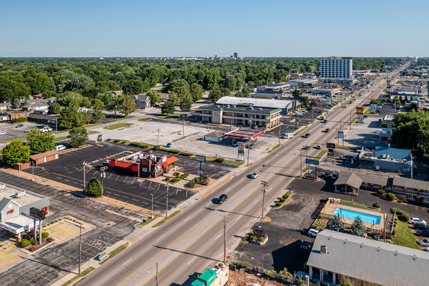 2119 S Glenstone Ave, Springfield, MO for lease - Construction Photo - Image 1 of 2