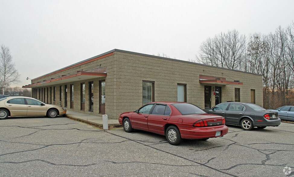 146 Londonderry Tpke, Hooksett, NH for sale - Building Photo - Image 2 of 4