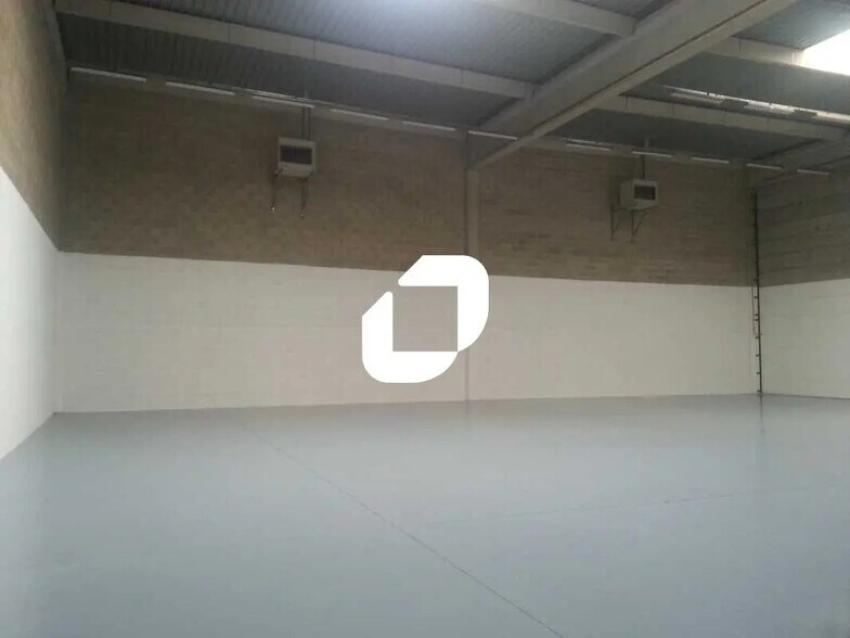 Office in Chambly for lease - Building Photo - Image 3 of 3