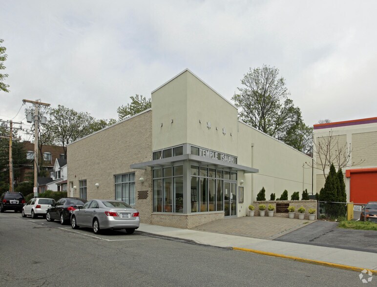 1 Chelsea Pl, Great Neck, NY for sale - Primary Photo - Image 1 of 1