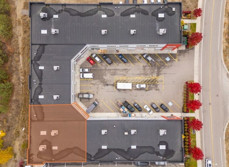 1945 Pier Mac Way, Kelowna, BC for lease - Primary Photo - Image 1 of 1