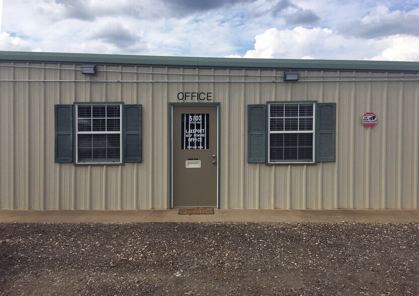 5103 Estes Pky, Longview, TX for lease - Building Photo - Image 1 of 9