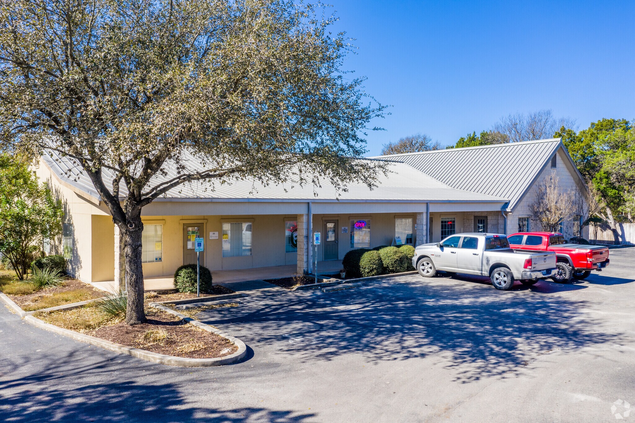 1423 N Walnut, New Braunfels, TX for sale Primary Photo- Image 1 of 1