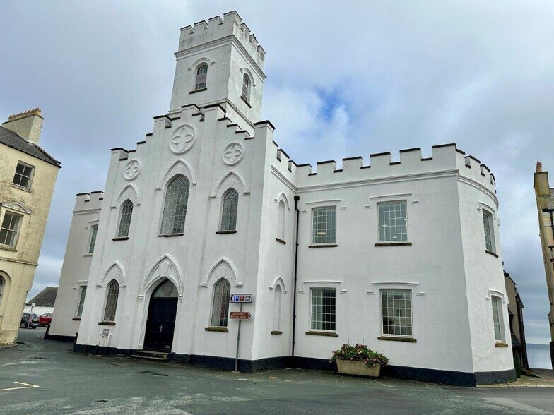 1 The Parade, Isle Of Man for lease - Primary Photo - Image 1 of 1