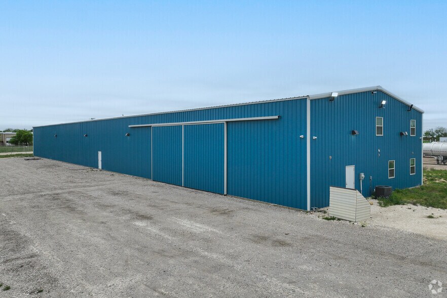 14100 N Highway 171, Cresson, TX for lease - Primary Photo - Image 1 of 4