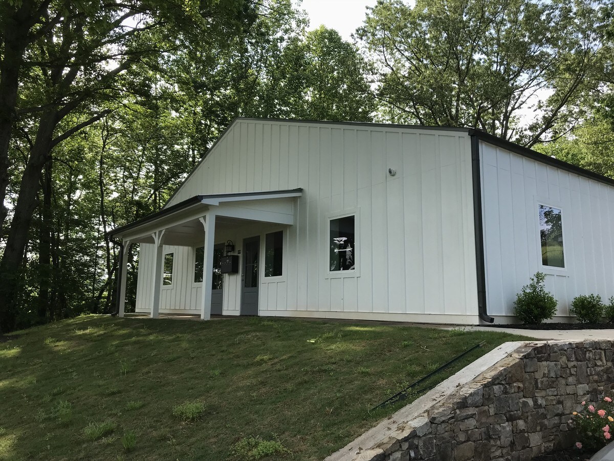 879 Oak Grove Rd, Dahlonega, GA 30533