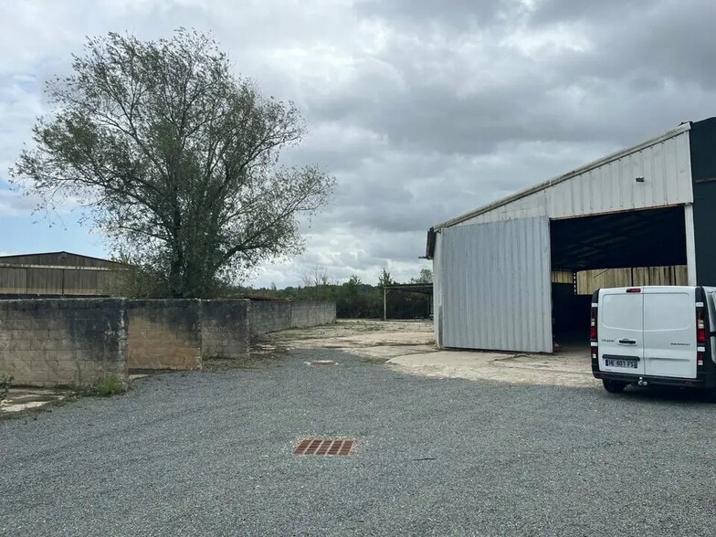 Industrial in Sainte-Eulalie for sale - Building Photo - Image 2 of 9