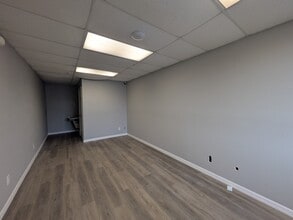 6250-6270 Clarity Ct, Sarasota, FL for lease Building Photo- Image 2 of 5