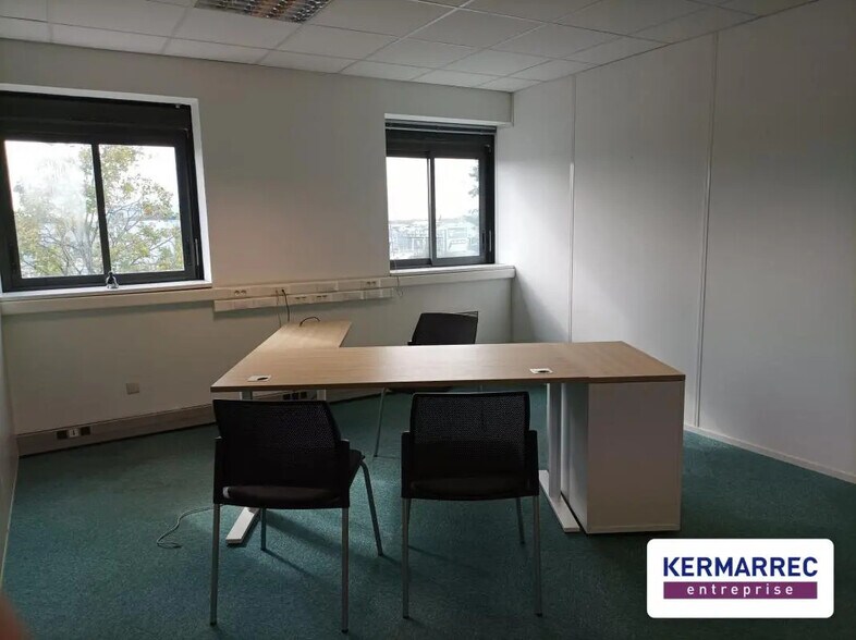 Office in Bouguenais for lease - Building Photo - Image 3 of 5