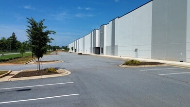 915 Victor Hill Rd, Greer, SC for sale Interior Photo- Image 2 of 3