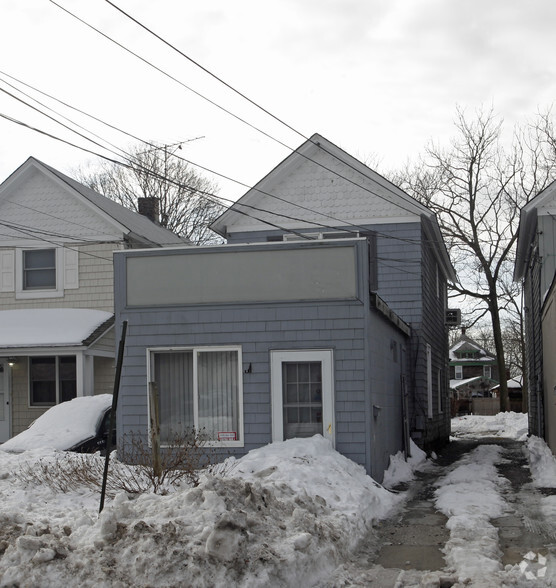 80 Terry St, Patchogue, NY for sale - Primary Photo - Image 1 of 2