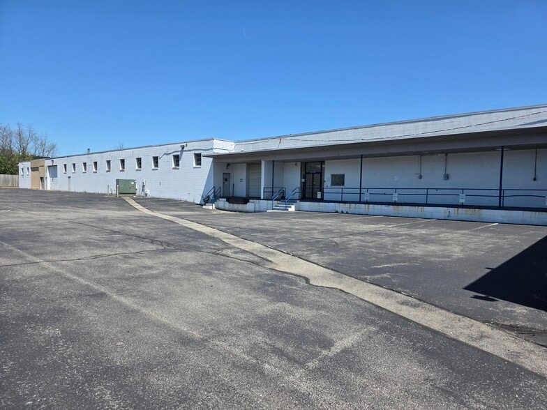 750 Trumbull Dr, Pittsburgh, PA for lease - Building Photo - Image 3 of 28