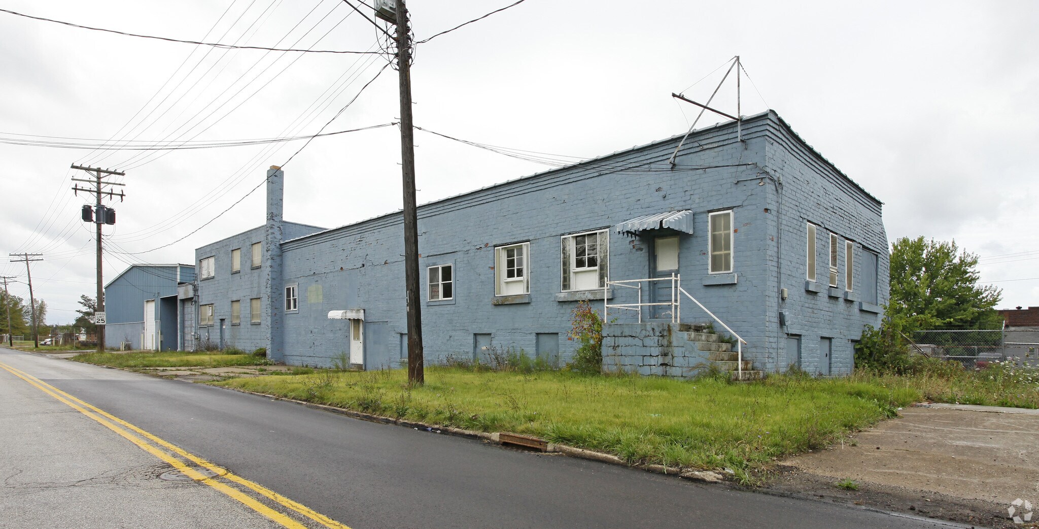 1217 W 38th St, Ashtabula, OH for lease Primary Photo- Image 1 of 3