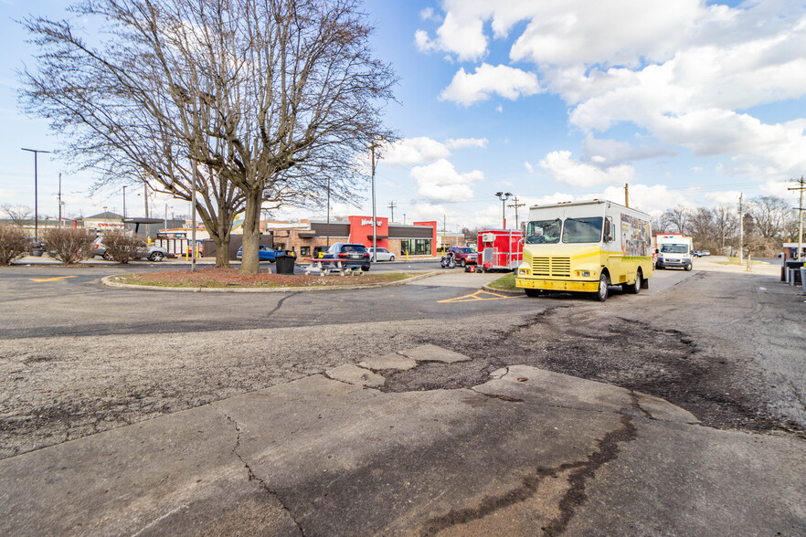 1318 S Breiel Blvd, Middletown, OH for sale - Building Photo - Image 3 of 4