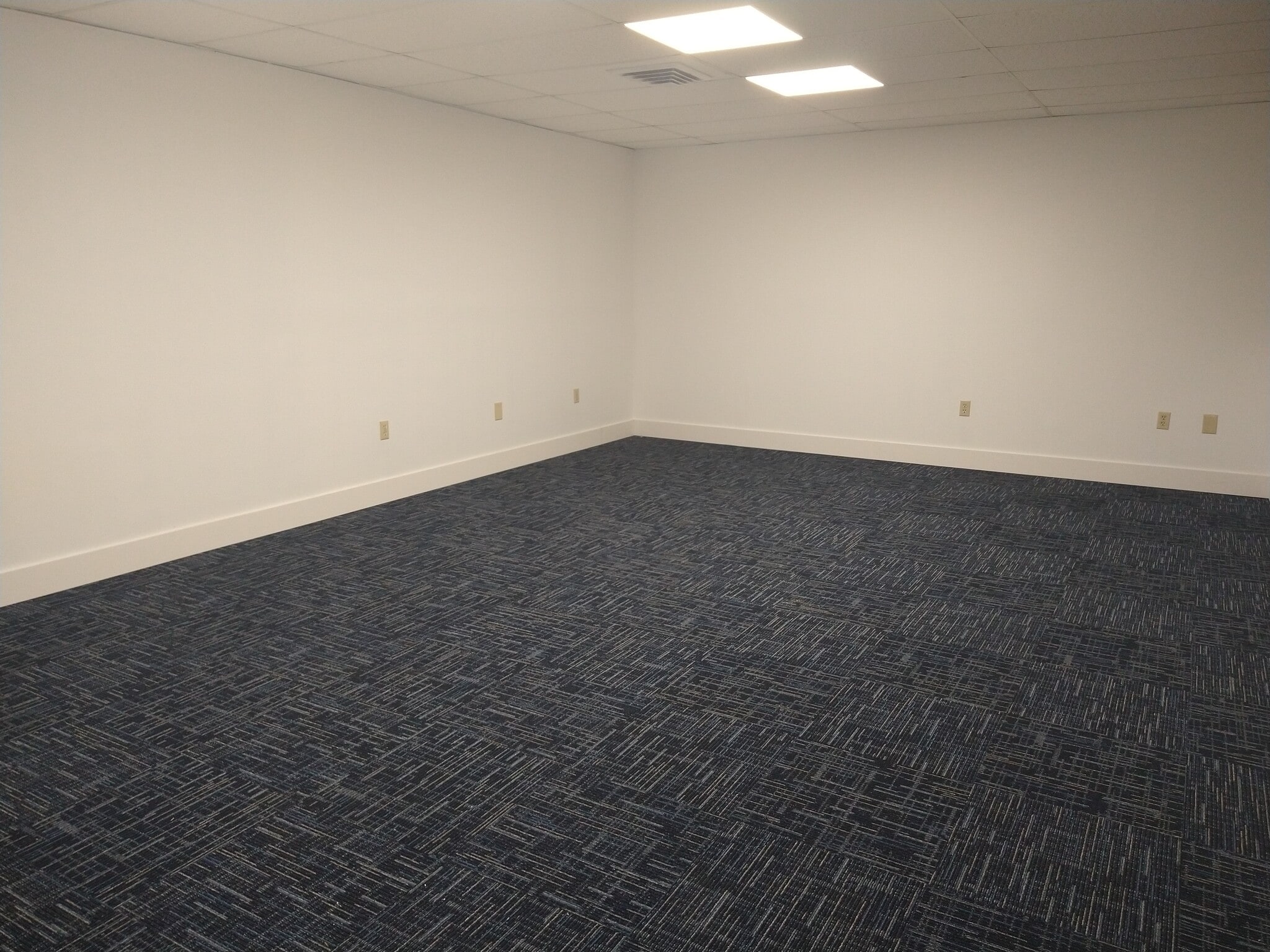 3115 NW 10th Ter, Oakland Park, FL for lease Interior Photo- Image 1 of 4