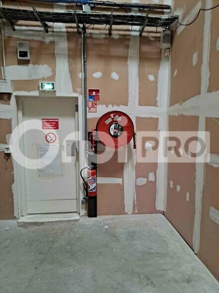 Retail in Châlons-en-Champagne for lease - Building Photo - Image 3 of 4