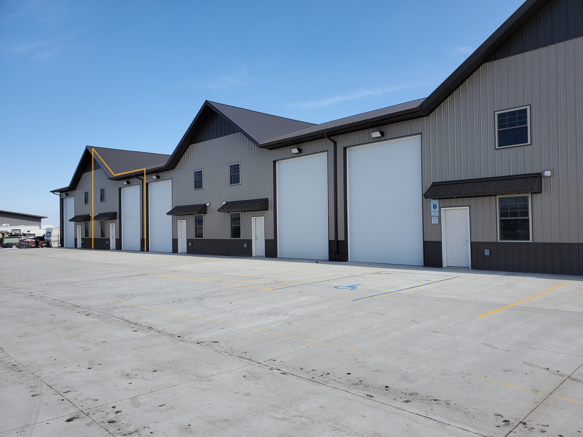 4041 27th St N, Fargo, ND for lease Building Photo- Image 1 of 1