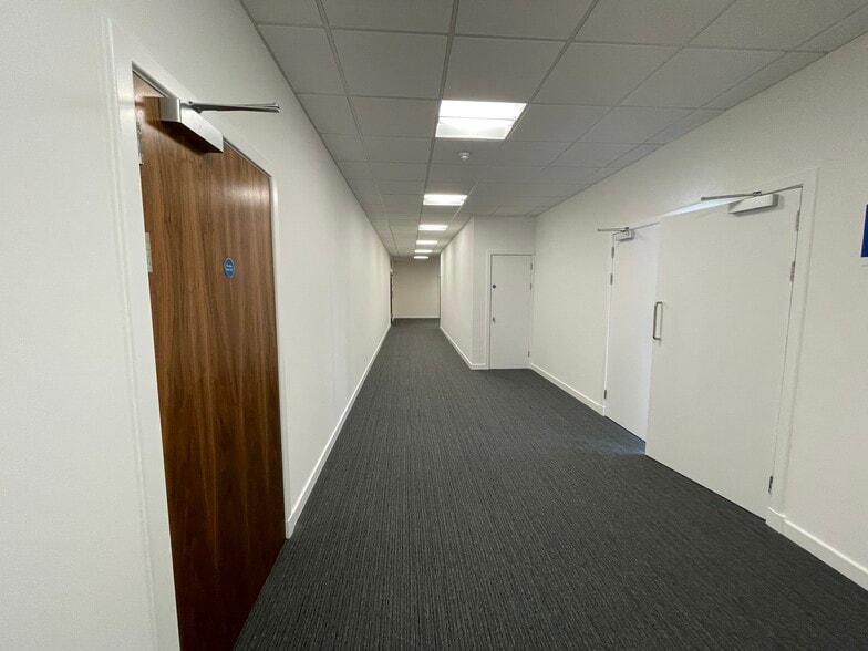 Almondvale Way, Livingston for lease - Building Photo - Image 3 of 4