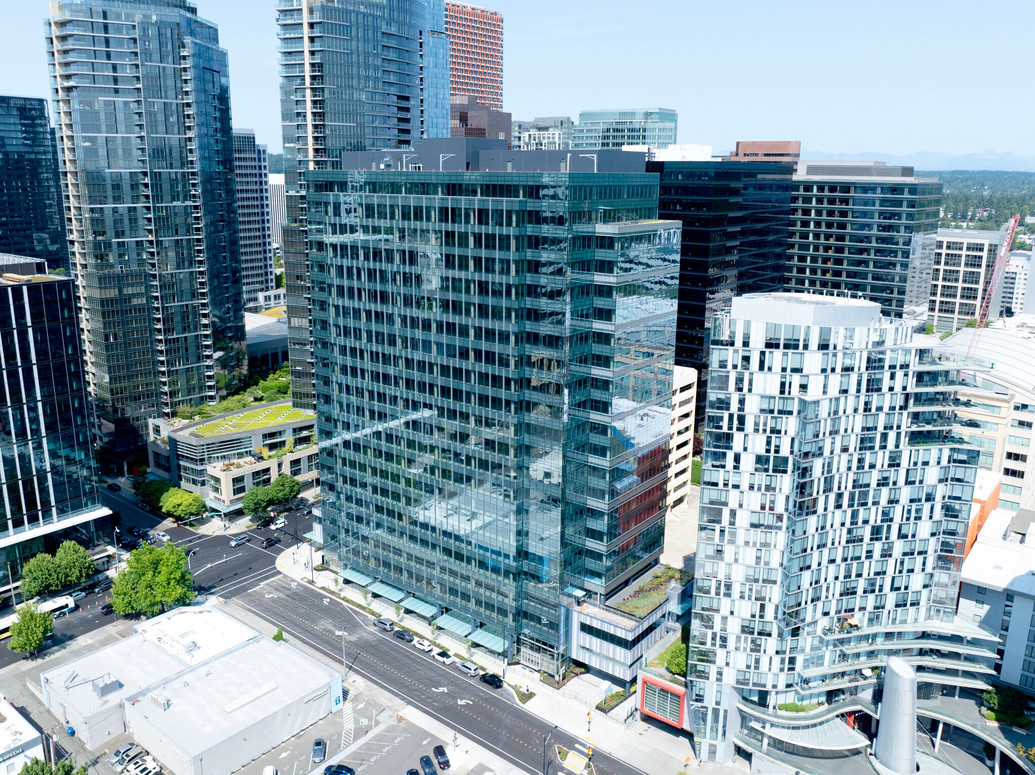 350 106th Ave NE, Bellevue, WA for lease Primary Photo- Image 1 of 4