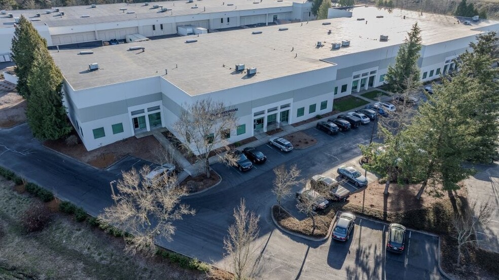 19801-19899 SW 95th Ave, Tualatin, OR for lease - Building Photo - Image 1 of 18