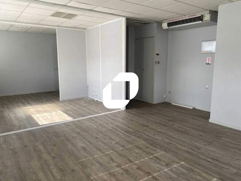 Office in Mérignac for lease - Interior Photo - Image 1 of 11
