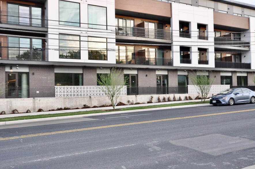 2209 S First St, Austin, TX for lease - Building Photo - Image 3 of 15
