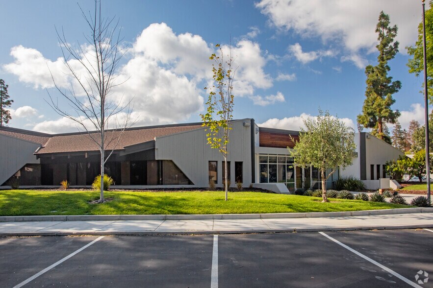 2360-2370 Bering Dr, San Jose, CA for lease - Building Photo - Image 3 of 5