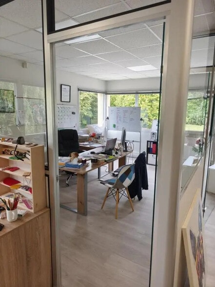 Office in Cormelles-le-Royal for lease - Building Photo - Image 2 of 7
