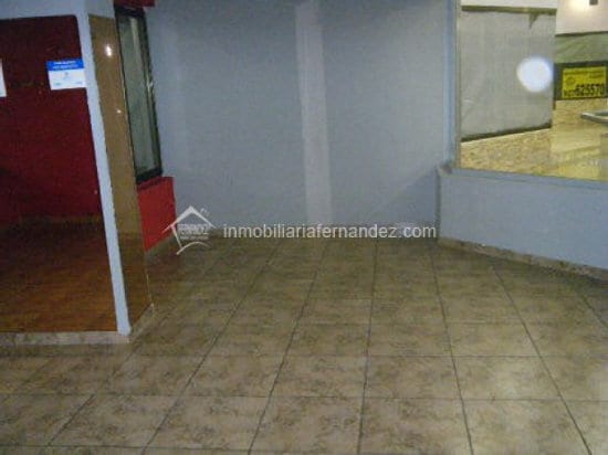 Retail in Cáceres for lease - Building Photo - Image 1 of 4