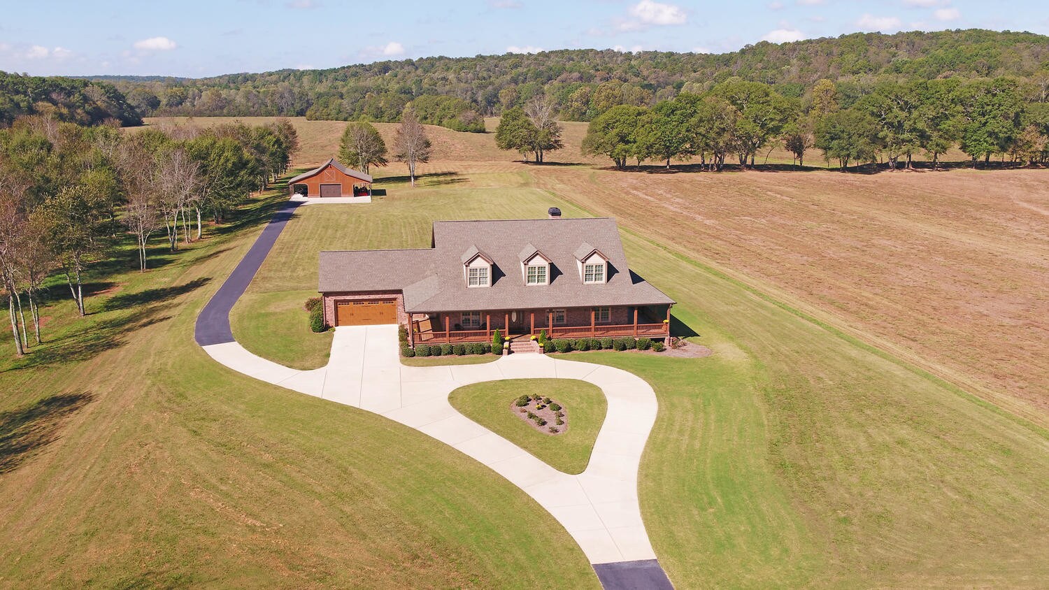 9559 Old Preserve Trl, Ball Ground, GA 30107