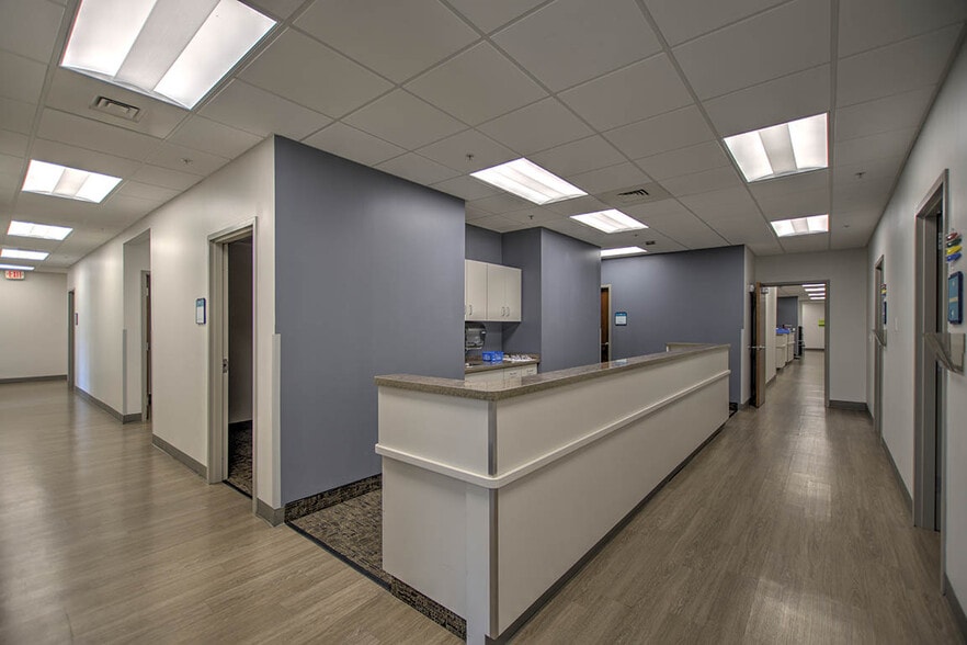 2120 N 27th St, Decatur, IL for sale - Building Photo - Image 3 of 19