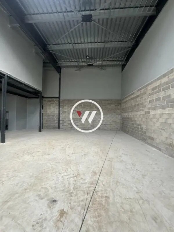 Location Local d'activités 299 m² à 1 147 m² - Photo 1